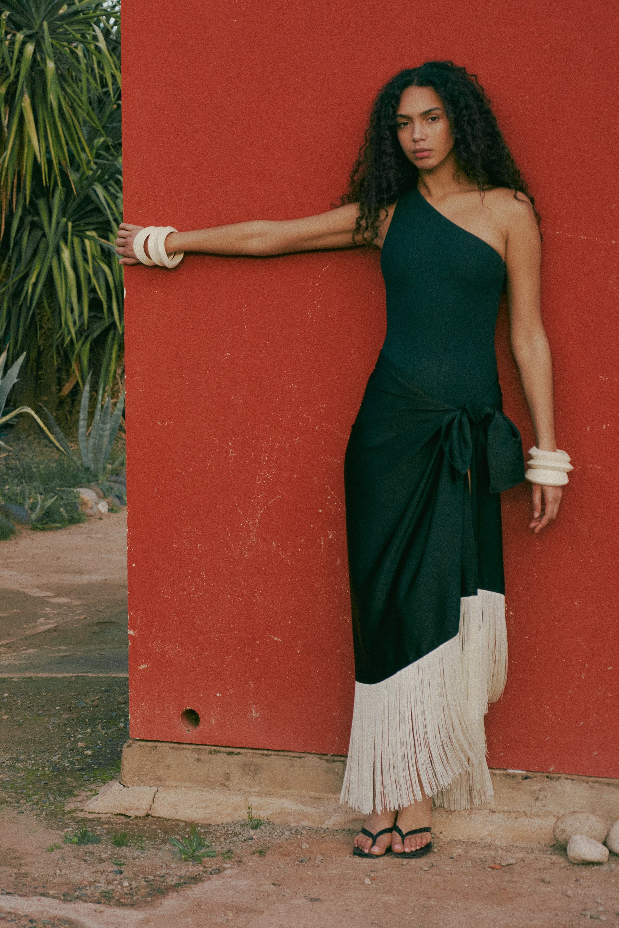Fringe Sarong (Black/Cream) - Image 2