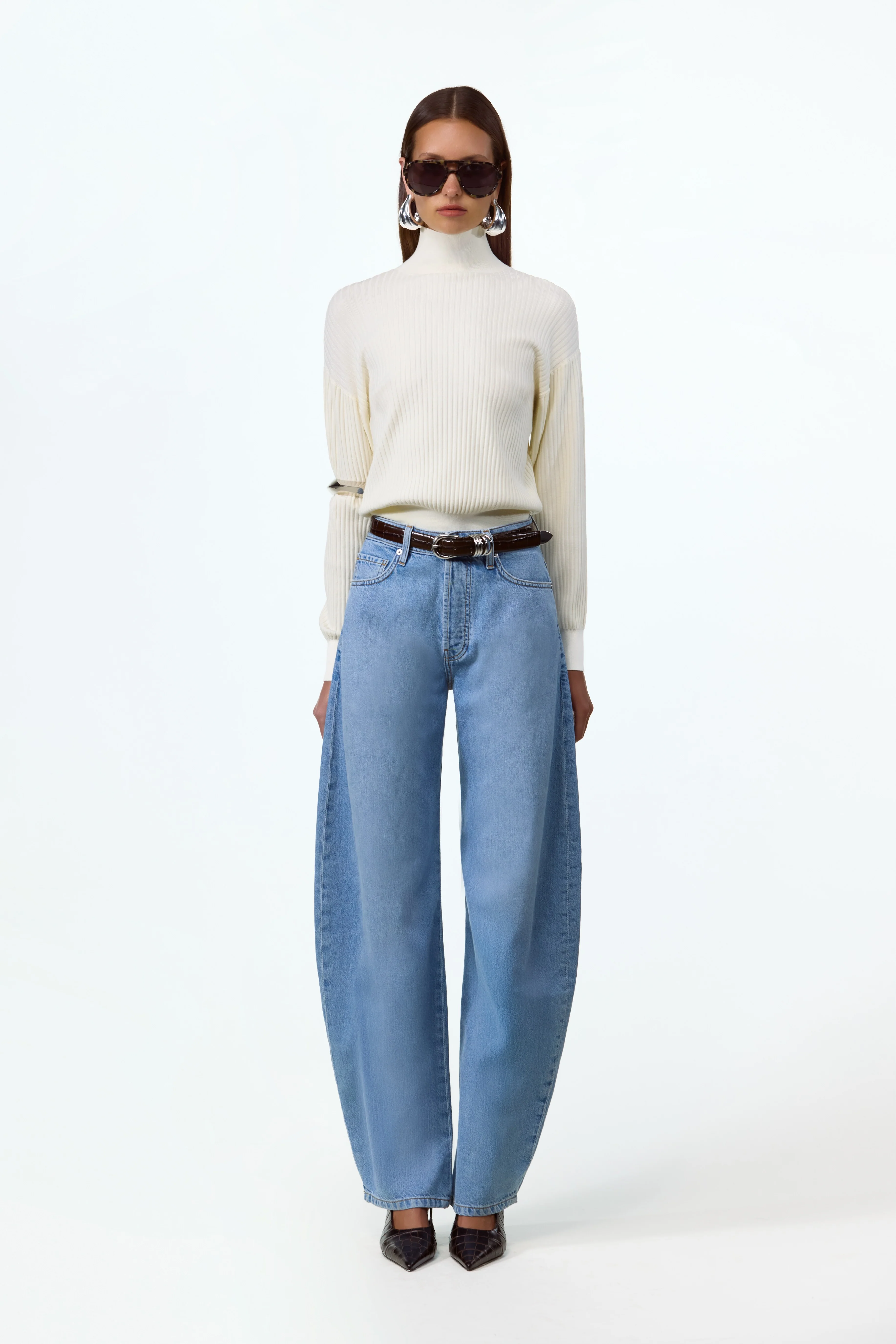 Relaxed Ribbed Turtleneck (Cream)